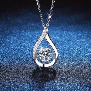 Moissanite Necklace Exquisite Water Drop Smart Style Women's Fashion Pendant